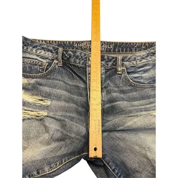 American Eagle women’s 14 slouchy Bermuda shorts button fly distressed￼ - Picture 7 of 8